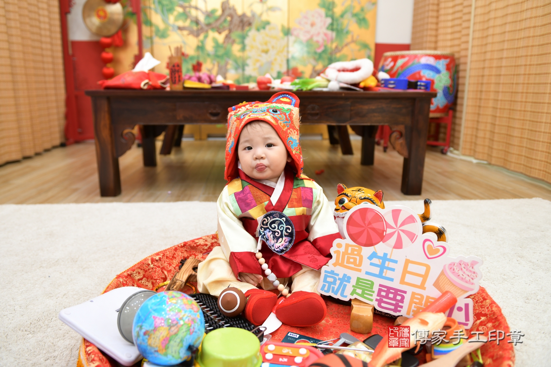 傳家新北店、收涎、剃頭、抓周、古裝禮服照