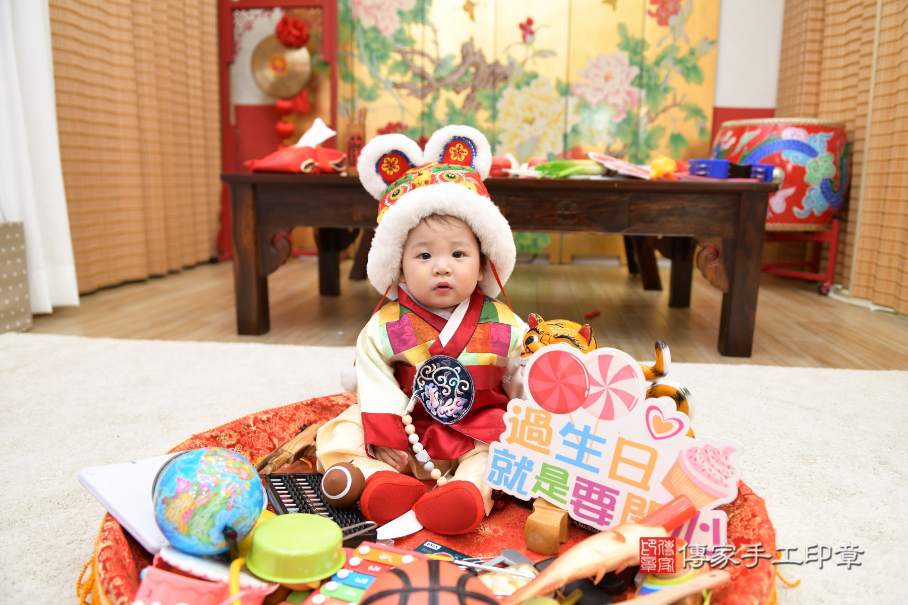 傳家新北店、收涎、剃頭、抓周、古裝禮服照