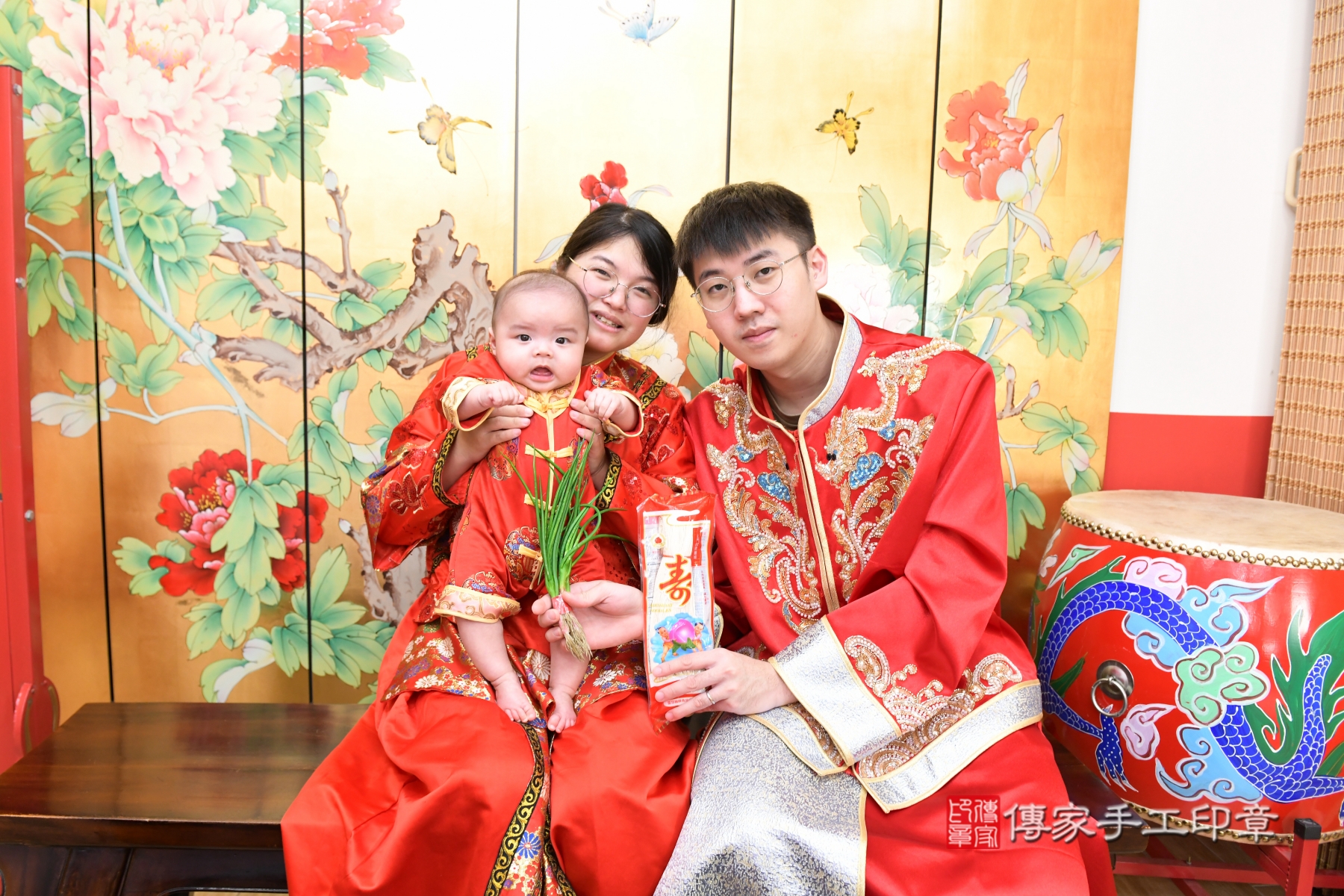 傳家台北店、收涎、剃頭、抓周、古裝禮服照