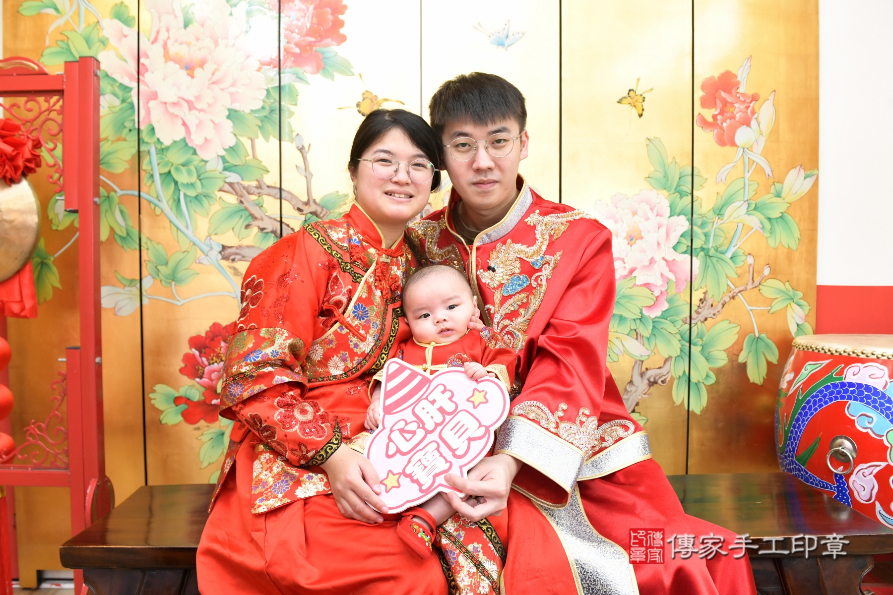 傳家台北店、收涎、剃頭、抓周、古裝禮服照