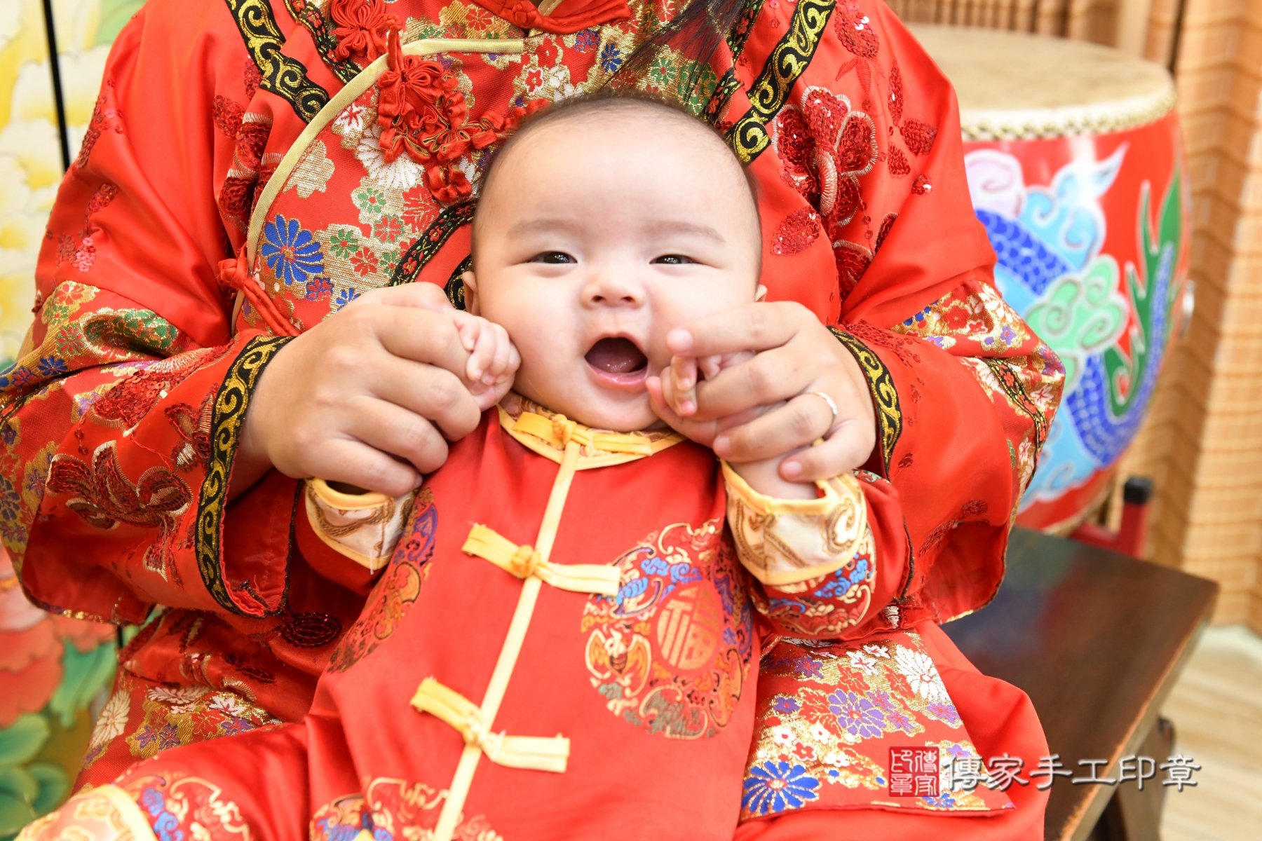 傳家台北店、收涎、剃頭、抓周、古裝禮服照 傳家台北店、收涎、剃頭、抓周、古裝禮服照